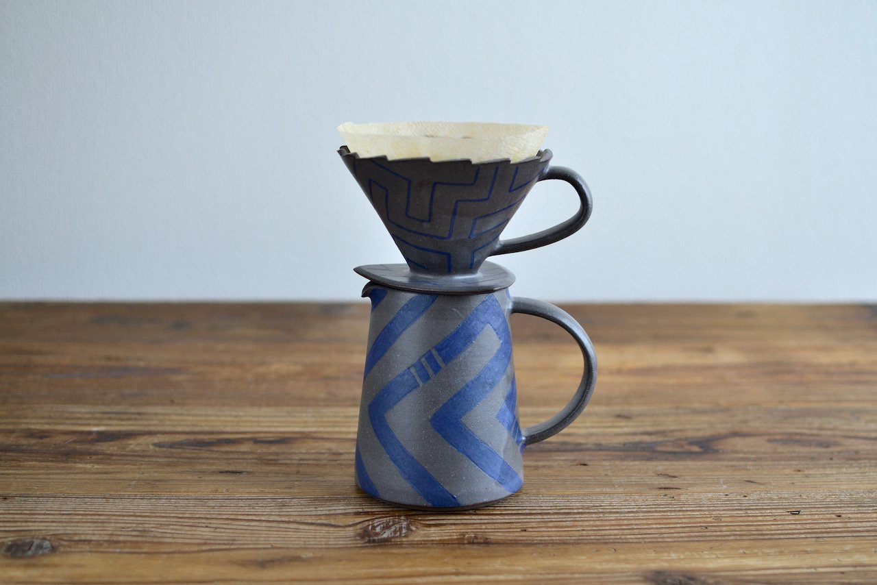 A Maze Pitcher Dark choco
