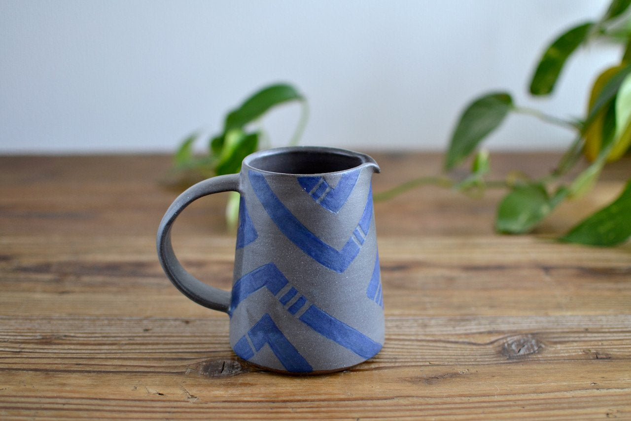 A Maze Pitcher Dark choco