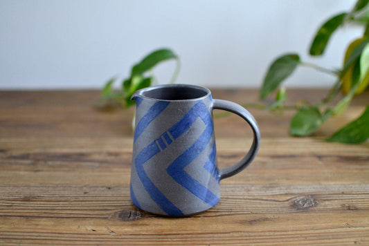 A Maze Pitcher Dark choco